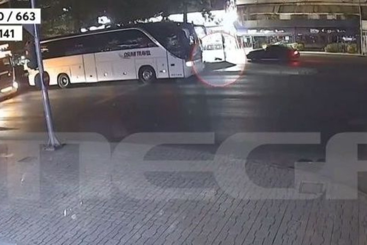 Σοκαριστικό βίντεο ντοκουμέντο: Τα οχήματα περνούσαν και δεν σταματούσε κανείς για τη 17χρονη