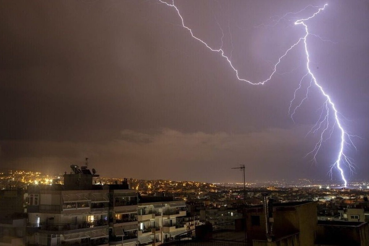 Καιρός: Με 112 ξεκίνησε η επέλαση της κακοκαιρίας – Πότε θα σημειωθούν καταιγίδες στην Αττική