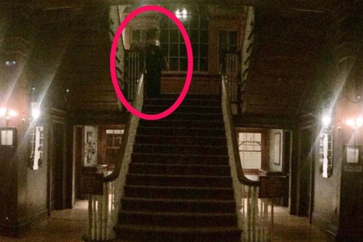 Ισχυρίζεται ότι κατέγραψε φάντασμα στο διάσημο Stanley Hotel ‑ «Η φωτογραφία δεν είναι ΑΙ»