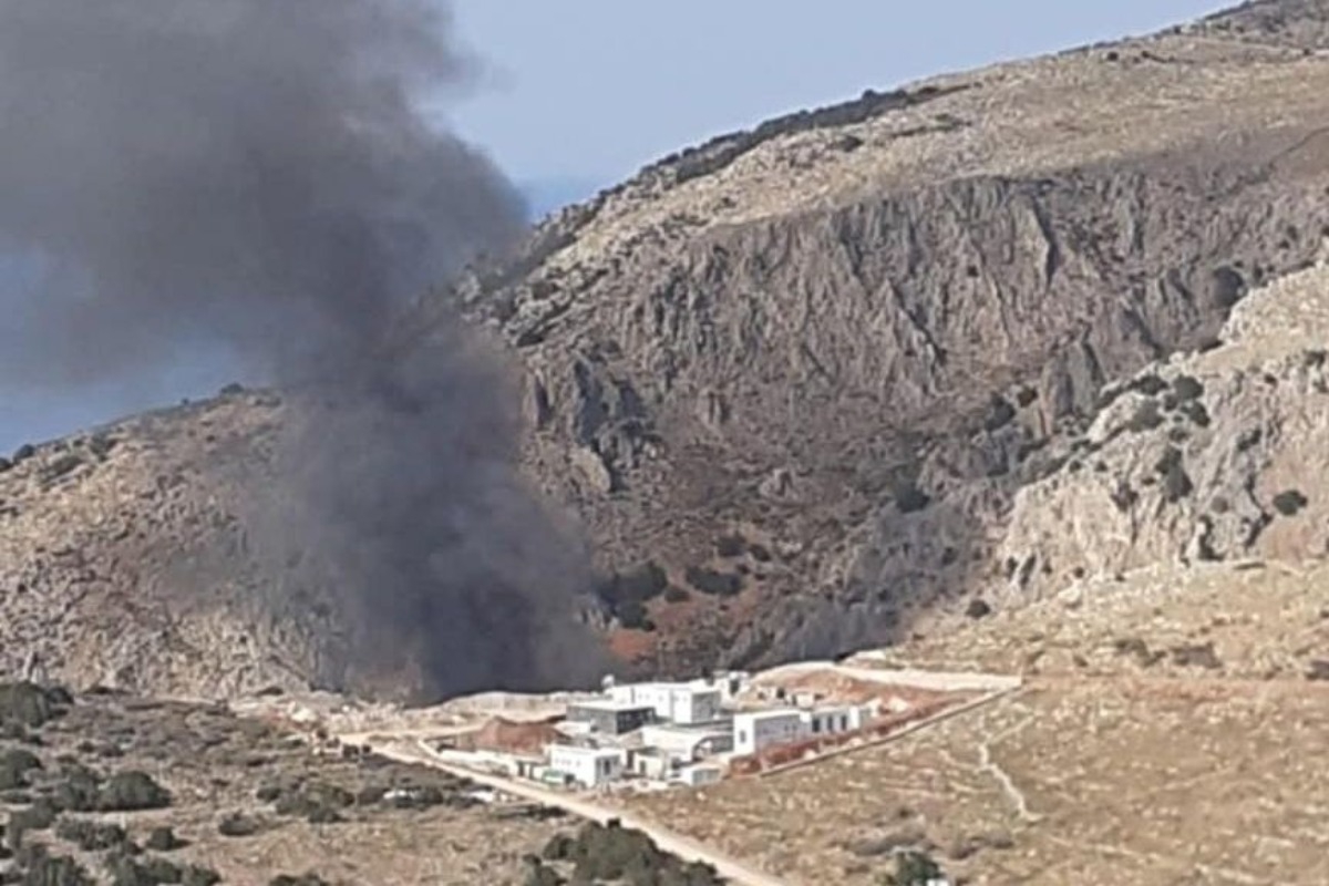 Φωτιά στην Ύδρα ‑ Τοξικός καπνός στον αέρα