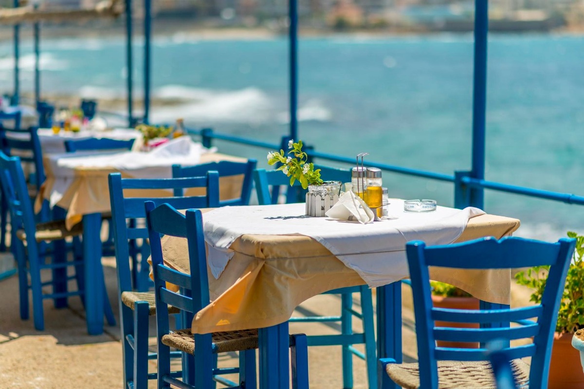 5 ταβερνάκια δίπλα στο κύμα για τις πρώτες ανοιξιάτικες εξορμήσεις στην ανατολική Αττική