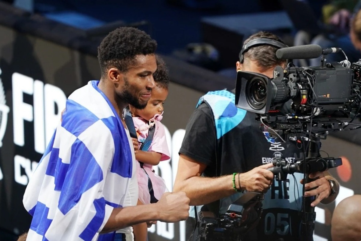 Eurobasket 2025: Δάκρυσε ο Γιάννης Αντετοκούνμπο στην απονομή του χάλκινου μεταλλίου