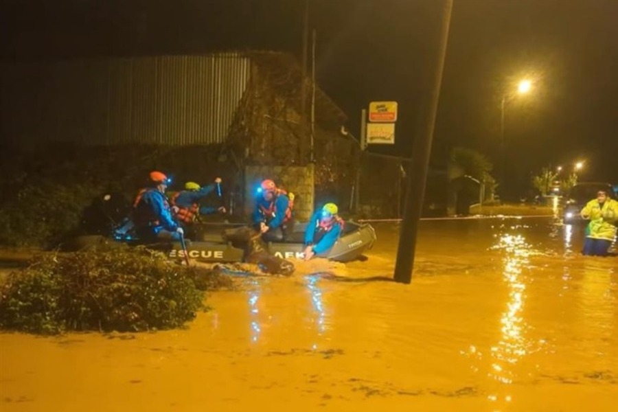 Συγκινητικό βίντεο: Καρέ καρέ η διάσωση αλόγου που είχε «βουλιάξει» σε λασπόνερα στη Φιλιππιάδα
