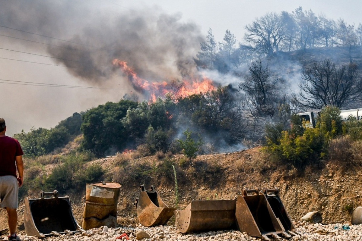 ΕΛ.ΑΣ.: Νέες συλλήψεις για εμπρησμούς στην Πάτρα - «Έβαλα φωτιά με αναπτήρα», ομολόγησε ο 19χρονος - Ομολόγησε ο ένας από τους δύο συλληφθέντες, υποδεικνύοντας μάλιστα και το σημείο από το οποίο ξεκίνησε η φωτιά
