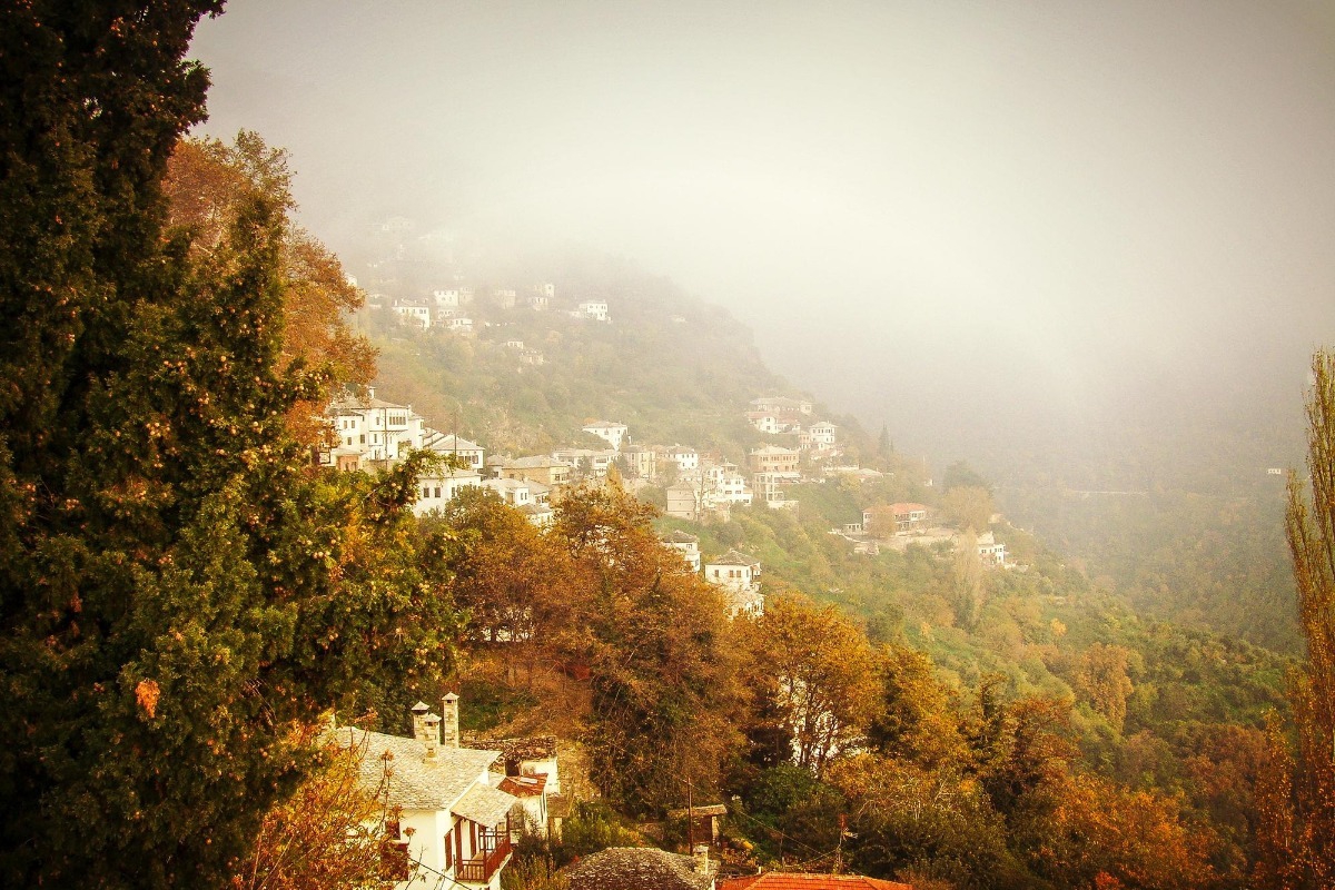 4 μυστικά χωριά της Ελλάδας με λίμνες και πανέμορφα τοπία που θα σε μαγέψουν