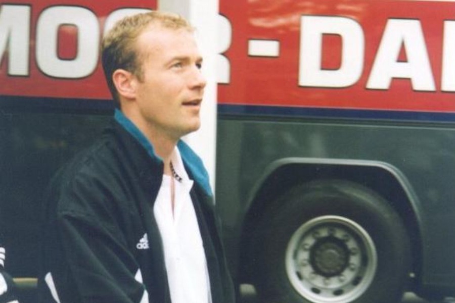 O μεγαλύτερος γκολτζης όλων των εποχών στην Αγγλία που έκανε χατ τρικ στο ντεμπούτο του