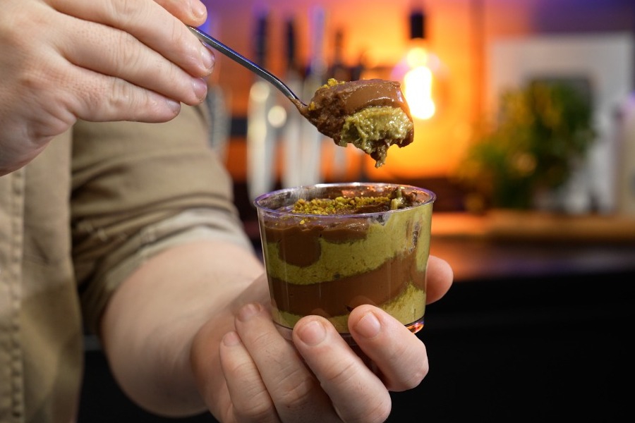 Νηστίσιμη πάστα, Dubai Chocolate στο ποτήρι