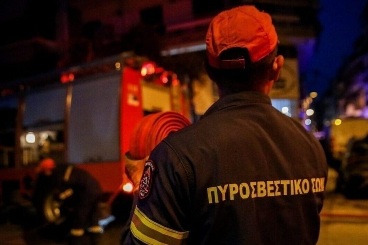 Μυστήριο στην Εύβοια με δύο αυτοκίνητα που κάηκαν ολοσχερώς τα ξημερώματα - «Ακούστηκαν εκρήξεις» - Τα αυτοκίνητα τυλίχθηκαν στις φλόγες μυστηριωδώς