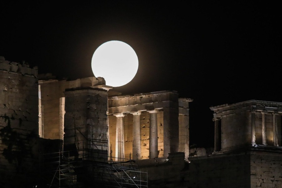 Πανσέληνος Αυγούστου: 114 αρχαιολογικοί χώροι, μουσεία και μνημεία υποδέχονται το κοινό κάτω από το φως του φεγγαριού - Οι δράσεις του υπουργείου Πολιτισμού με εκδηλώσεις και ελεύθερη είσοδο για το κοινό