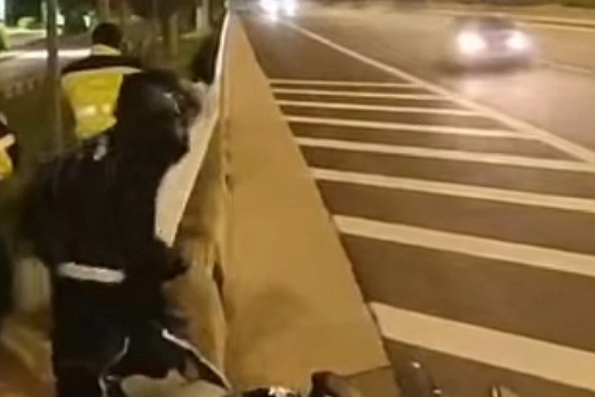 Βίντεο της Τροχαίας με τον οδηγό που εντοπίζεται να τρέχει με 230χλμ. στην Αθηνών – Λαμίας και ξεκινά η καταδίωξη - Οι έλεγχοι για την πρόληψη της οδήγησης υπό την επήρεια αλκοόλ και τον εντοπισμό παραβατικών οδηγικών συμπεριφορών, θα συνεχισθούν με αμείωτη ένταση