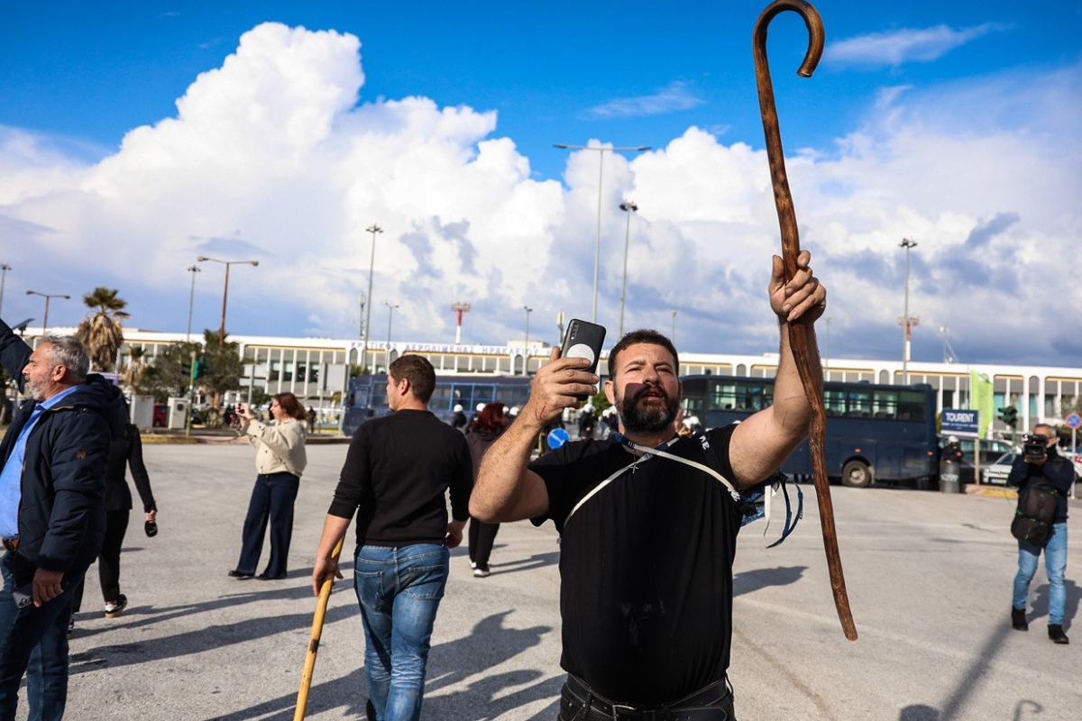 Ανοιξε ξανά το αεροδρόμιο των Χανίων, πτήσεις ως τις 23.00 από και προς το Ηράκλειο μετά από διαπραγματεύσεις