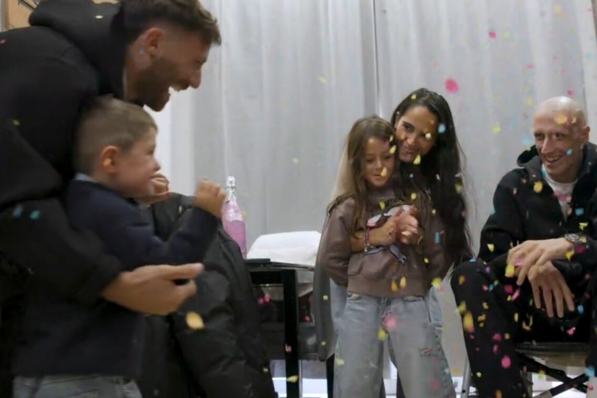 Η συγκινητική επιστροφή του Ακίλε Πολονάρα στο σπίτι του ‑ Δείτε βίντεο