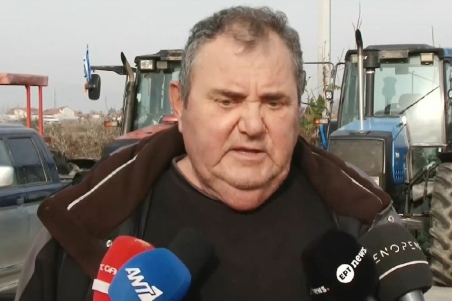 Ανεστίδης: Δεν έχουν δεσμευτεί τα χρήματά μου – Έδειξε on κάμερα αποδεικτικά ανάληψης από τράπεζα