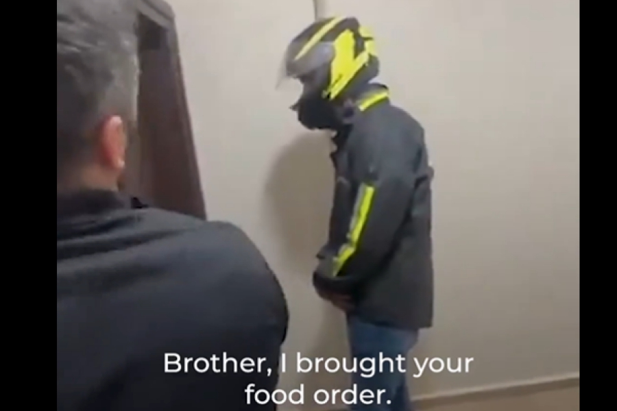 «Αδερφέ σου έφερα την παραγγελία»: Αστυνομικός υποδύθηκε τον ντελιβερά για να συλλάβει φυγόδικο