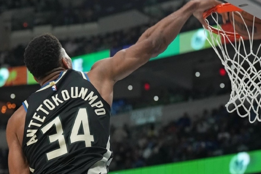 Μάβερικς ‑ Μπακς 114‑116: Απόδραση με... 30άρη Γιάννη