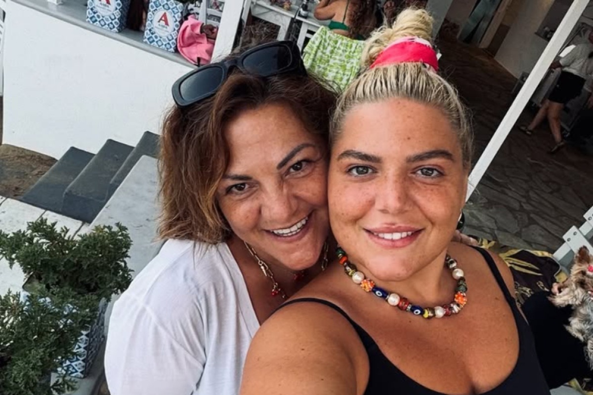 Δανάη Μπάρκα: Όταν δεν είχες χρήματα ούτε για τσιγάρα, μου έβαζες μουσική στο σπίτι για να μην ακούω τα κλάματά σου