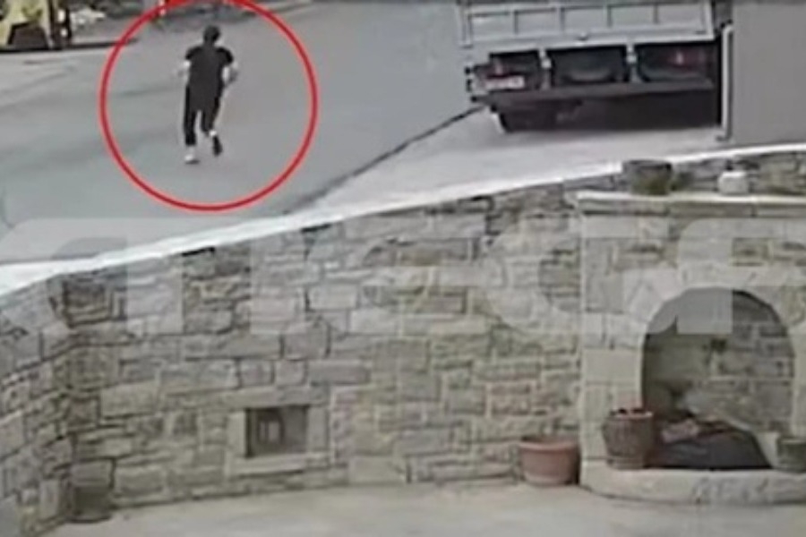 Βορίζια: Η στιγμή που ο 39χρονος νεκρός μεταφέρεται στην καρότσα αγροτικού μετά τους πυροβολισμούς