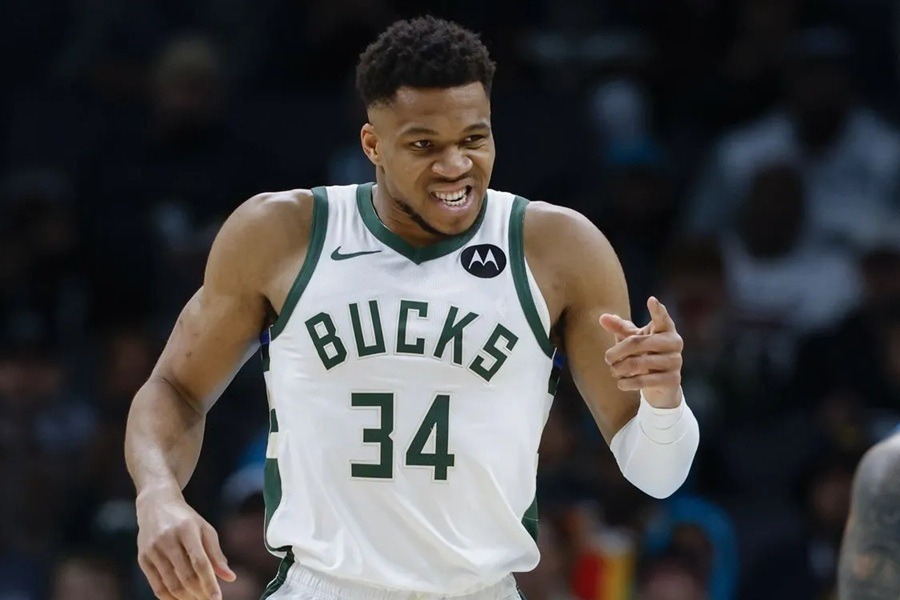 Καβαλίερς – Μπακς 118‑106: Αγωνία για Αντετοκούνμπο, ήττα στο Κλίβελαντ για το Μιλγουόκι