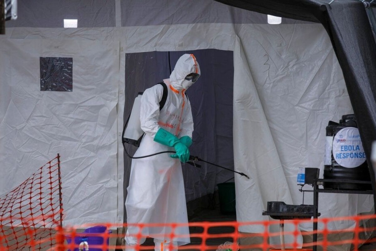 «Επέστρεψε» ο ιός Έμπολα ‑ Τουλάχιστον 15 ασθενείς πέθαναν