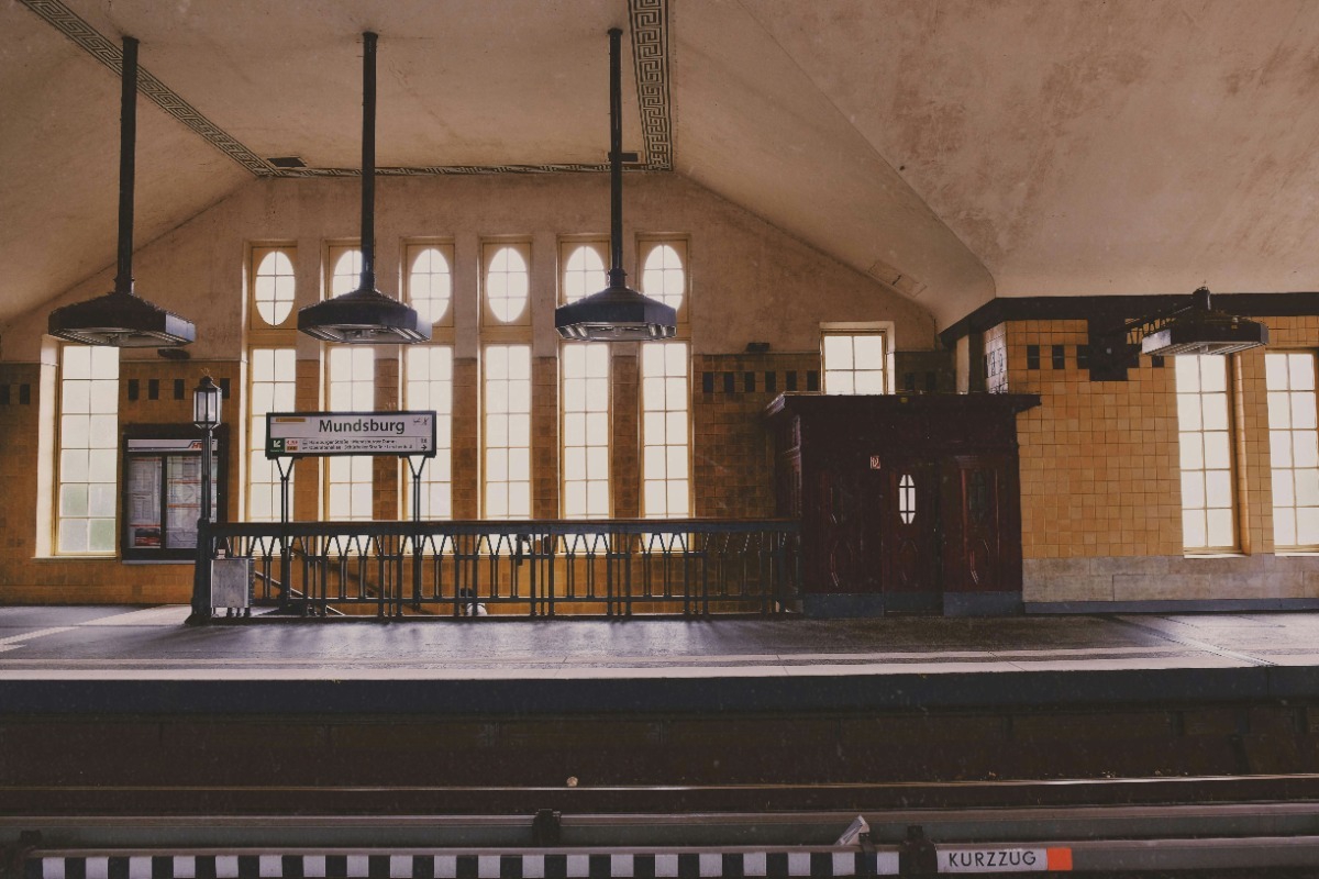 Το υπόγειο δίκτυο που άλλαξε για πάντα την Ευρώπη – Ποια πόλη έκρυψε πρώτη ένα τρένο κάτω απ’ τη γη;