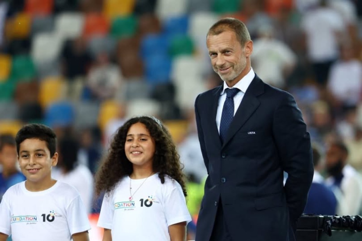 Ξύπνησε η UEFA; Η αντίδραση στο πανό «Stop Killing Children» ίσως είναι μια καλή αρχή