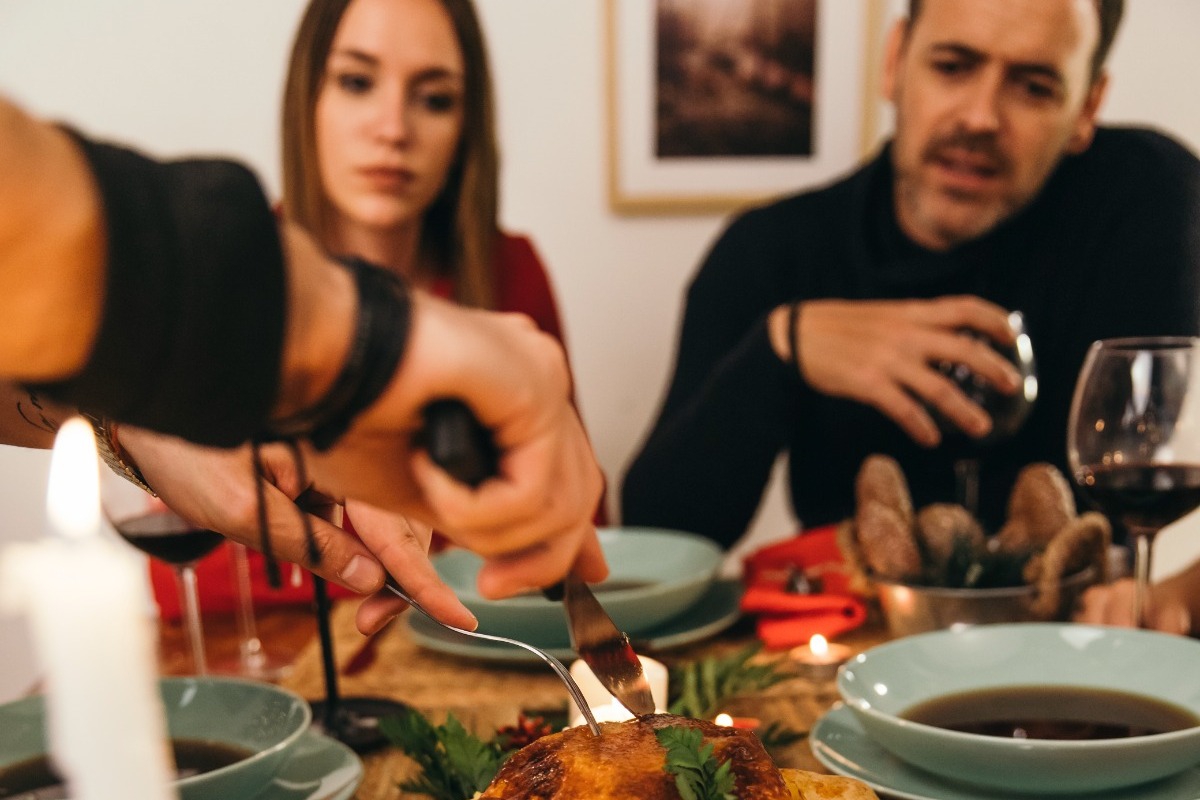 Όταν το σώμα δεν κάνει ρεβεγιόν: Χρόνια νοσήματα μέσα στις γιορτές και τι να αποφύγετε