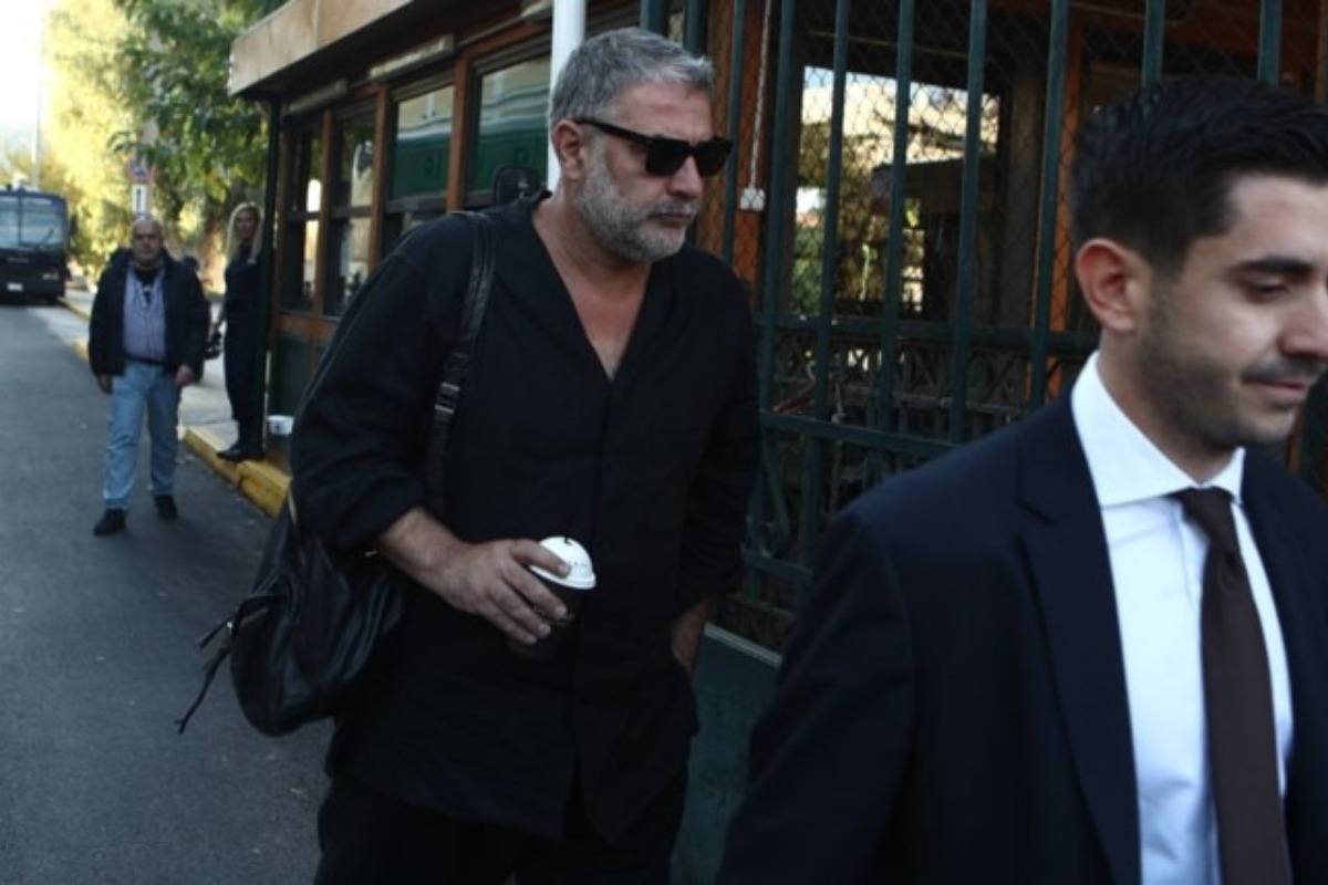Διεκόπη η δίκη του Βασίλη Μπισμπίκη – Τι ζήτησε η πλευρά του ηθοποιού
