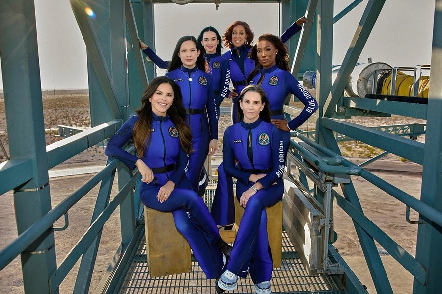 Το «τσουνάμι» παρενόχλησης που δέχτηκε επιστήμονας για το ταξίδι της στο διάστημα με την Blue Origin - «Ένα όνειρο μετατράπηκε σε εφιάλτη» - «Θάφτηκαν όλα κάτω από μια χιονοστιβάδα μισογυνισμού»