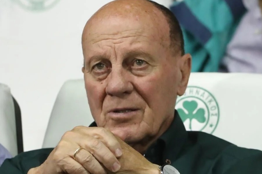 Ο Μίμης Δομάζος παραμένει διασωληνωμένος – Κρίσιμες ώρες για τον «στρατηγό» του ελληνικού ποδοσφαίρου