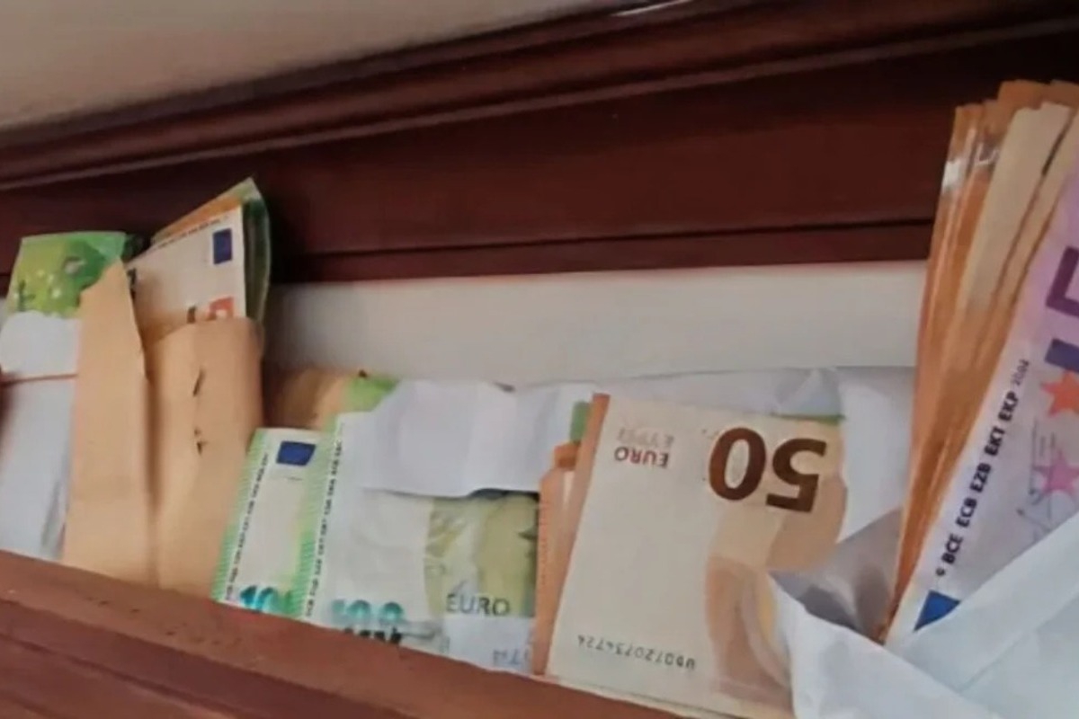 Ρόδος: Βρήκαν σχεδόν €500.000 στο σπίτι της προϊσταμένης της Πολεοδομίας