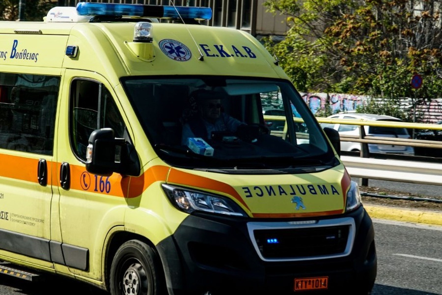 Αγιοι Ανάργυροι: «5 πέτρες έπεσαν στο κεφάλι της 14χρονης» – Η κατάσταση του κοριτσιού