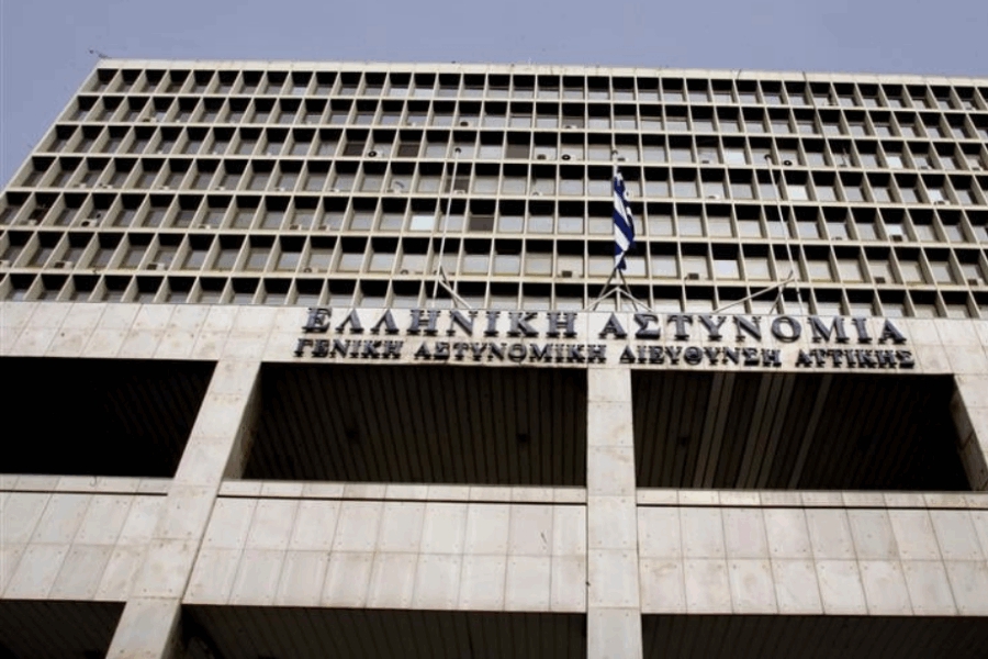 Φρενίτιδα για τις νέες ταυτότητες: Διαθέσιμα ραντεβού… το Πάσχα!