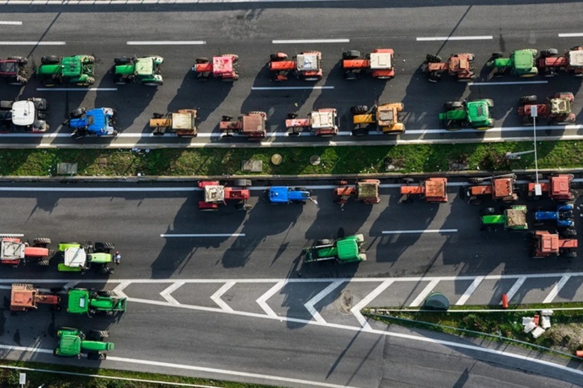 Τι λέει η ΕΛ.ΑΣ. για την εκτροπή κυκλοφορίας λόγω των αγροτικών μπλόκων