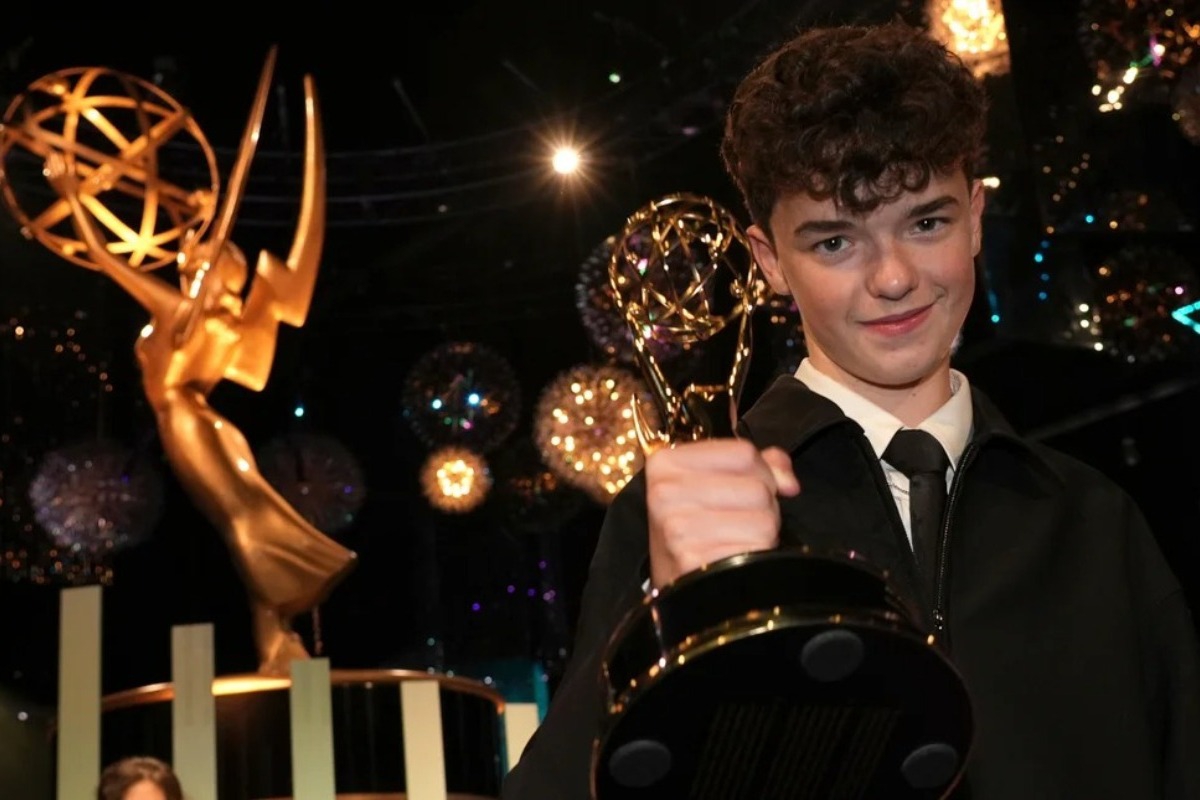 Emmy 2025: Ο 15χρονος του Adolescence έγραψε ιστορία ως ο μικρότερος νικητής