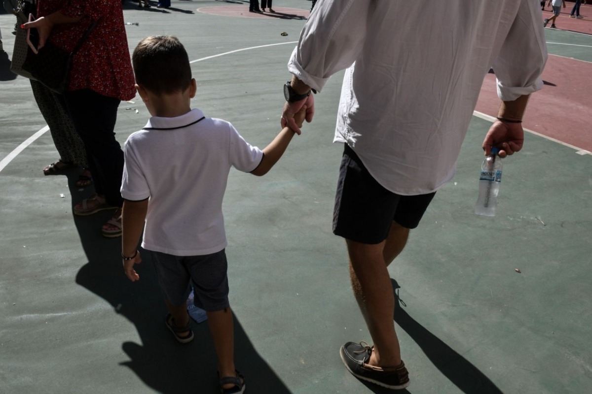 Έρχεται η πληρωμή-ανάσα για 500.000 οικογένειες – Δες πότε θα μπουν τα χρήματα! - Οι δικαιούχοι θα έχουν τη δυνατότητα ανάληψης μετρητών έως 50% του ποσού κάθε καταβαλλόμενου επιδόματος, ενώ το υπόλοιπο θα δαπανάται αποκλειστικά μέσ