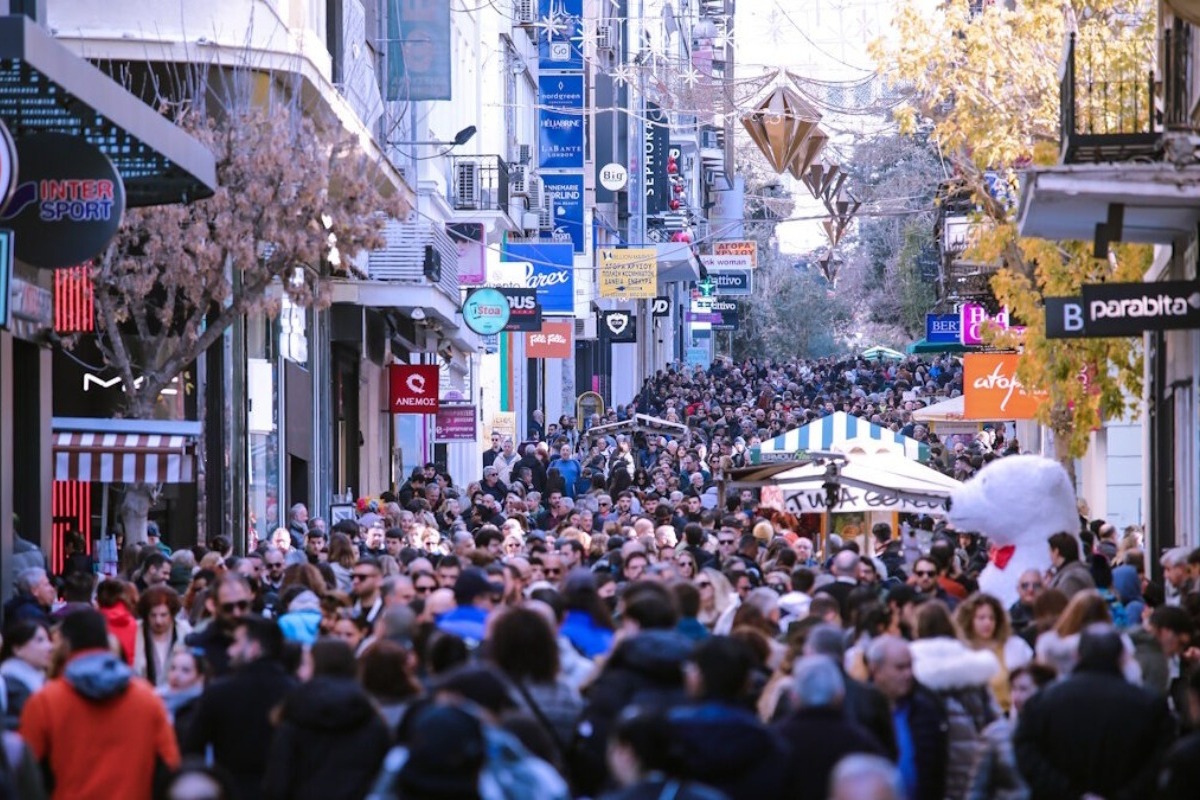 Ανοιχτά καταστήματα σήμερα Κυριακή: Τι ώρα κλείνουν