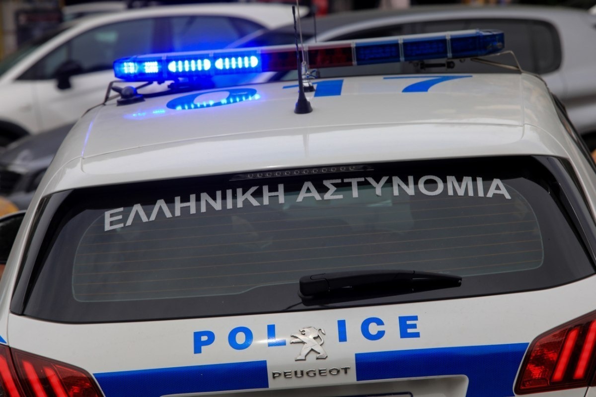 Ηλιούπολη: Πυροβολισμοί σε είσοδο πολυκατοικίας – Βρέθηκαν κάλυκες - Στο σημείο βρέθηκαν δύο κάλυκες, μια βολίδα και ένα φυσίγγιο