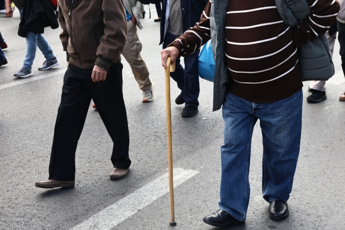 Αναδρομικά: Ξεκίνησε η καταβολή των «κομμένων» του μνημονίου - Ποιοι θα τα πάρουν και με τόκο 6% - Οι περικοπές της περιόδου Ιουνίου 2015-Μαΐου 2016 επιστρέφουν στους λογαριασμούς χιλιάδων δικαιούχων