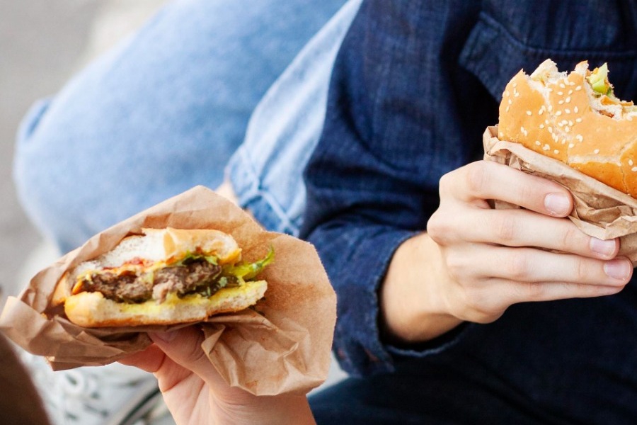 Φίλος του 22χρονου που κατάπιε αμάσητο μπέργκερ: «Το είχαμε ξανακάνει πολλές φορές, ήταν ένα σύνηθες φαινόμενο»