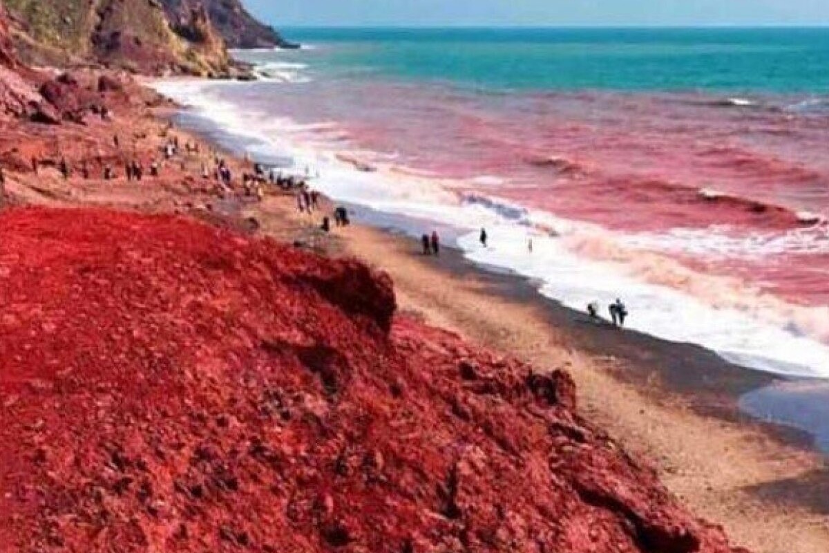 Η θάλασσα έγινε κόκκινη σε νησί του Ιράν - Ηεξήγηση Κολυδά για το φαινόμενο