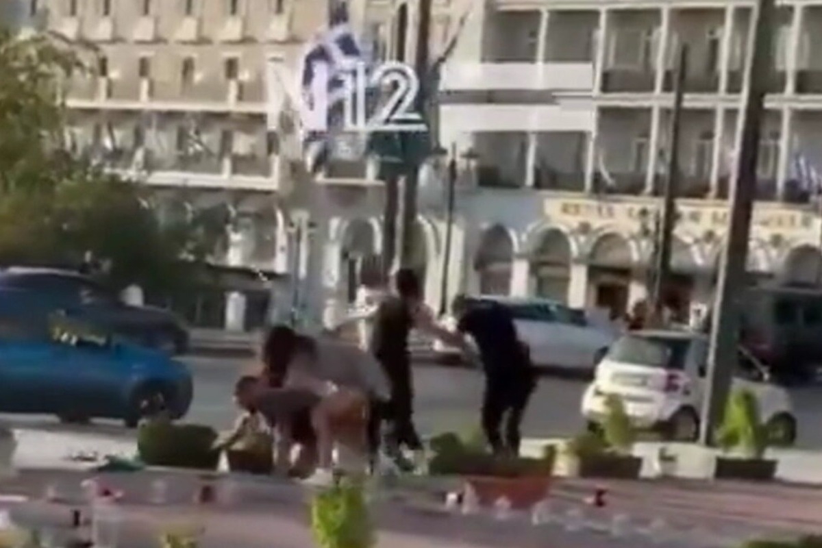 Αγριος τσακωμός μεταξύ Παλαιστίνιων και Ισραηλινών μπροστά στο μνημείο του Αγνώστου Στρατιώτη
