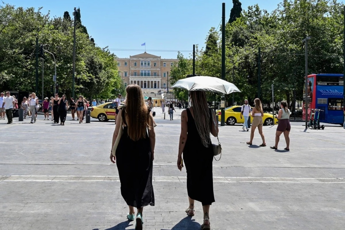 Το νέο έκτακτο της ΕΜΥ για τον καύσωνα: «Ψήνεται» στους 44°C η χώρα – Οι περιοχές στο «κόκκινο» - Και τη νύχτα οι θερμοκρασίες θα κυμανθούν σε υψηλά επίπεδα