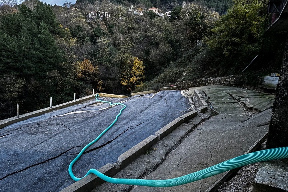 Κακοκαιρία στα Τζουμέρκα: Γκρεμίστηκαν σπίτια ‑ Αποκλείστηκαν χωριά στα Μετέωρα