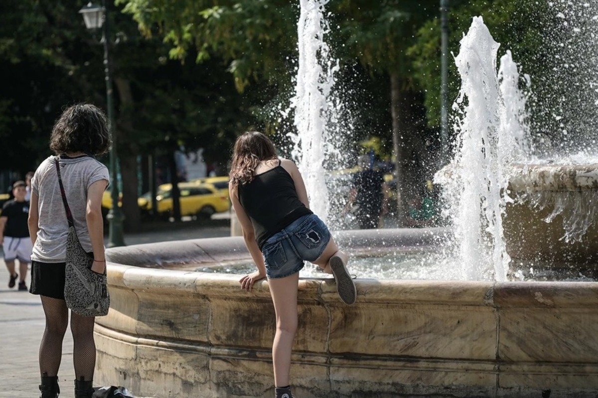 Έρχεται καύσωνας με θερμοκρασίες έως 42 βαθμούς – Προειδοποίηση Καλλιάνου για θερμό κύμα από την Τετάρτη - Παίρνει την ανηφόρα ο υδράργυρος