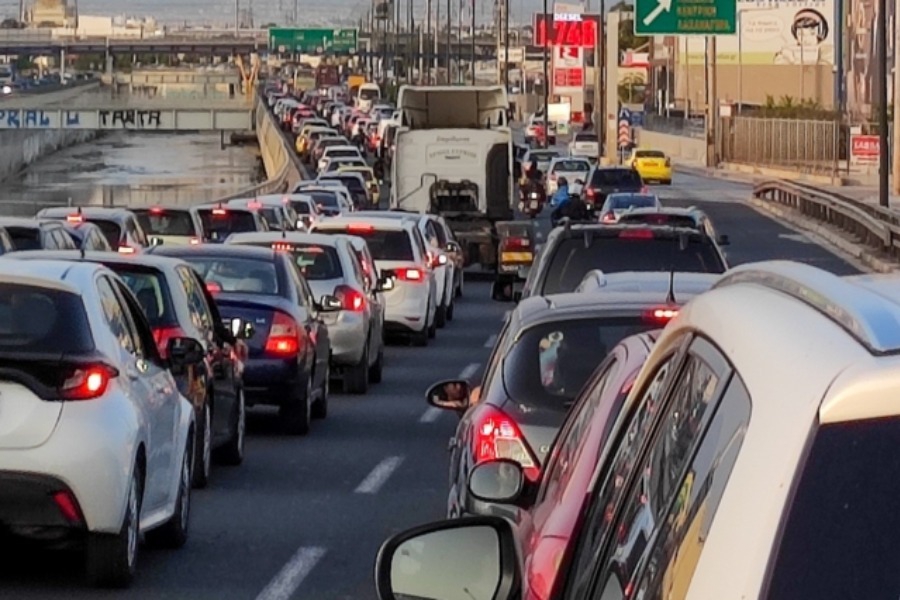 Κίνηση στους δρόμους: Μποτιλιάρισμα σε Κηφισό και Λεωφόρο Αθηνών