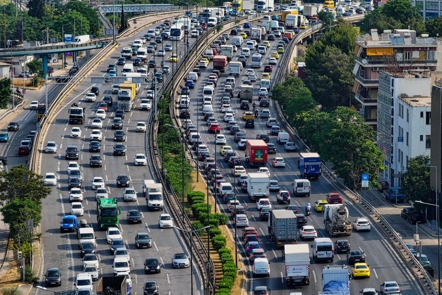 Απαγόρευση κυκλοφορίας των φορτηγών στον Κηφισό από τις 07:00 έως τις 10:00 συζητά το υπουργείο Μεταφορών - «Αυτή την περίοδο μετράμε ήδη με drones την ακριβή αποτύπωση αυτού του προβλήματος»