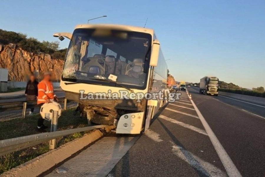 Ε.Ο. Αθηνών ‑ Θεσσαλονίκης: Τροχαίο με λεωφορείο που προσέκρουσε στις μπάρες