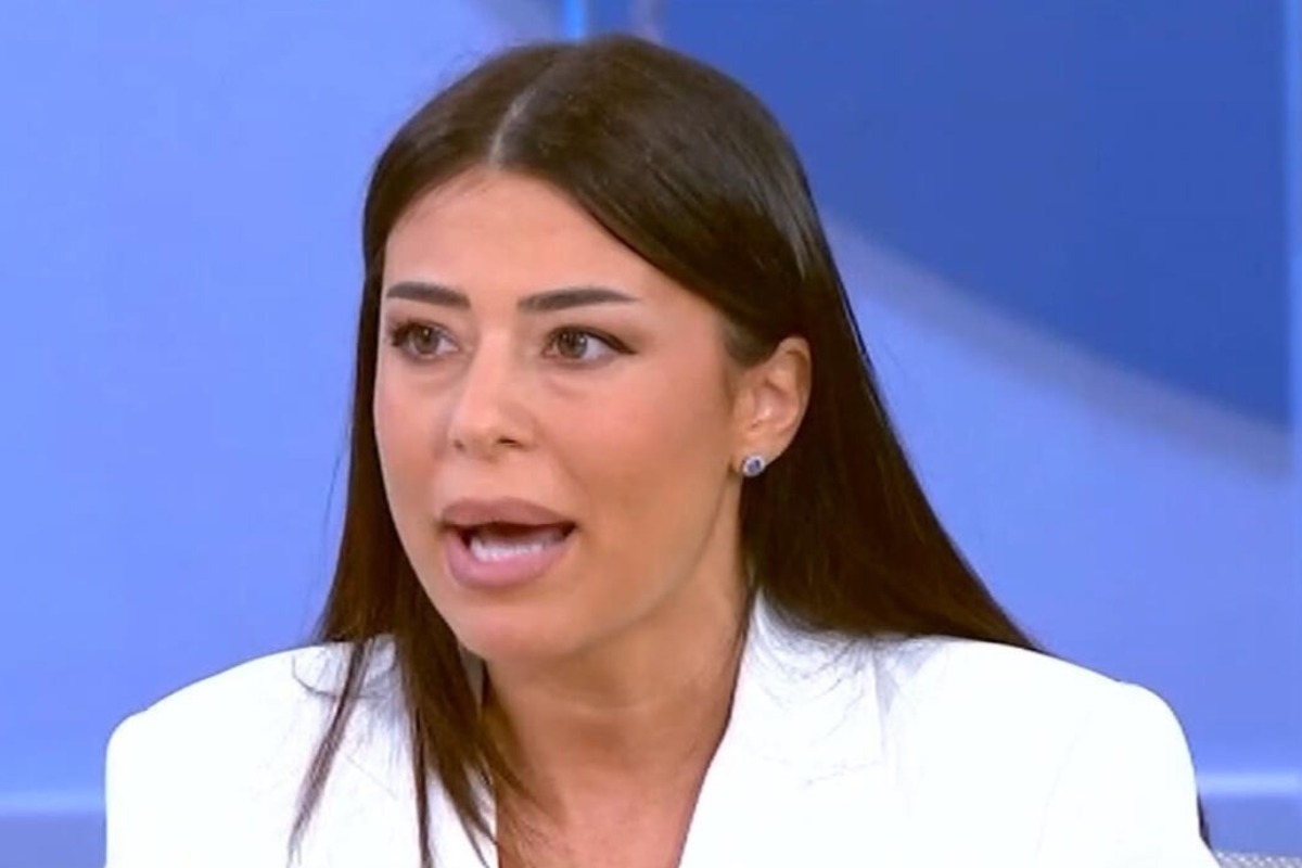 Αδιανόητο ξέσπασμα από την Αφροδίτη Λατινοπούλου: «Γύφτοι είναι, γύφτοι αυτοπροσδιορίζονται, γύφτους τους ξέρει όλος ο κόσμος!»