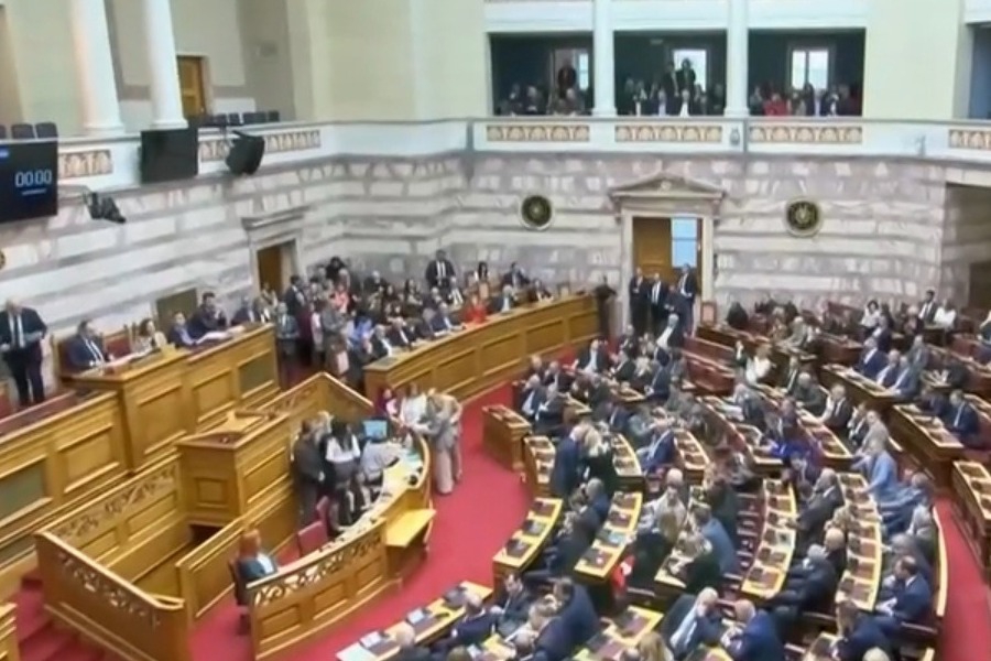 Μαρία Αθανασίου: Kατέρρευσε στα έδρανα της Βουλής – «Καλέστε τον γιατρό»