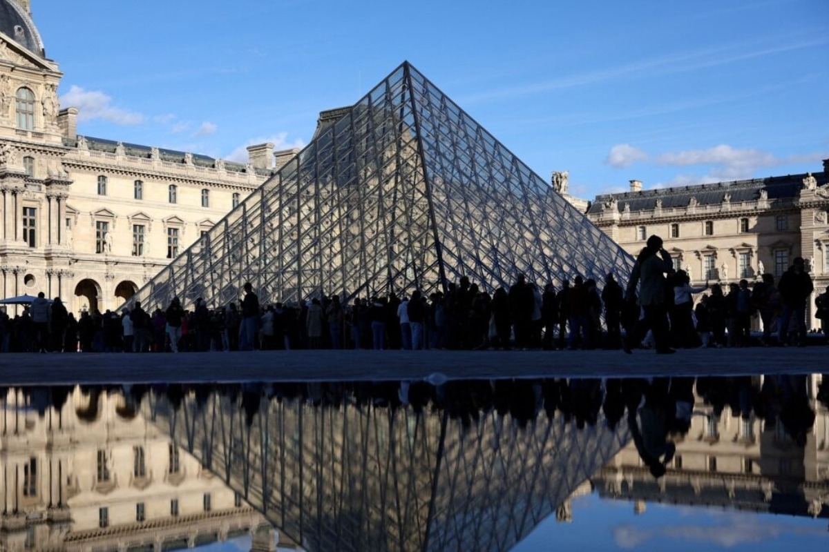 Λούβρο: Πέντε νέες συλλήψεις υπόπτων για την κινηματογραφική ληστεία